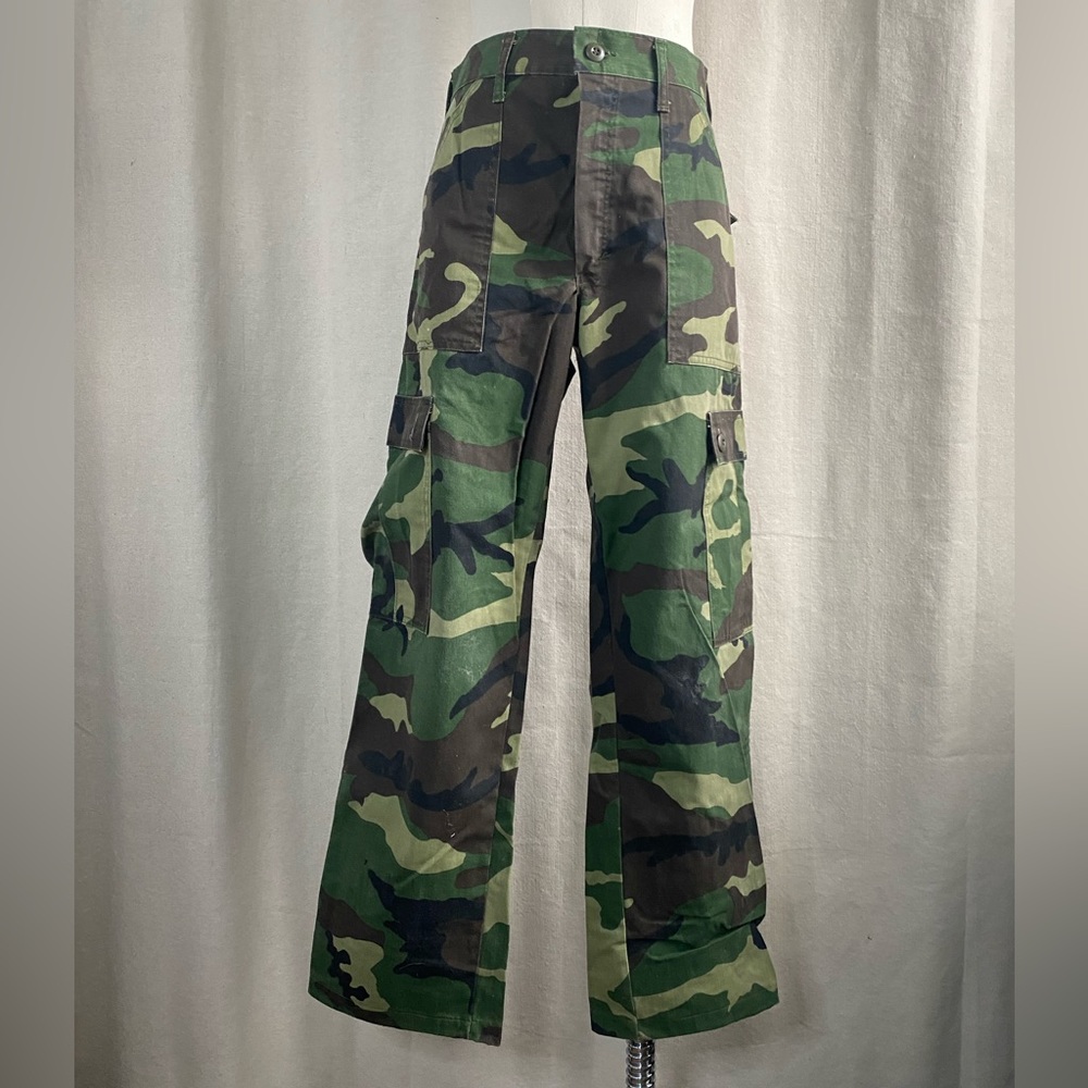 VINTAGE Camo cargo pants olive green sz S/M waist 29"